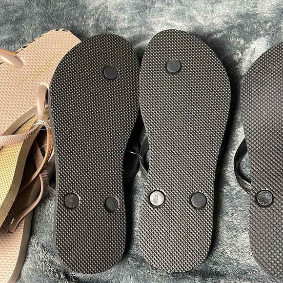 🆕 OLD NAVY Flip-Flop Bundle ~ 7 - Picture 9 of 10